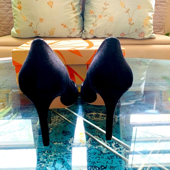 ✨ Via Spiga✨ Black V-Idalis Textured Leather Pumps - Picture 7 of 13